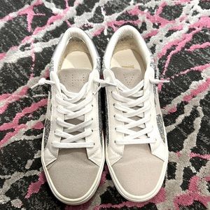 Women’s size 7 sneakers